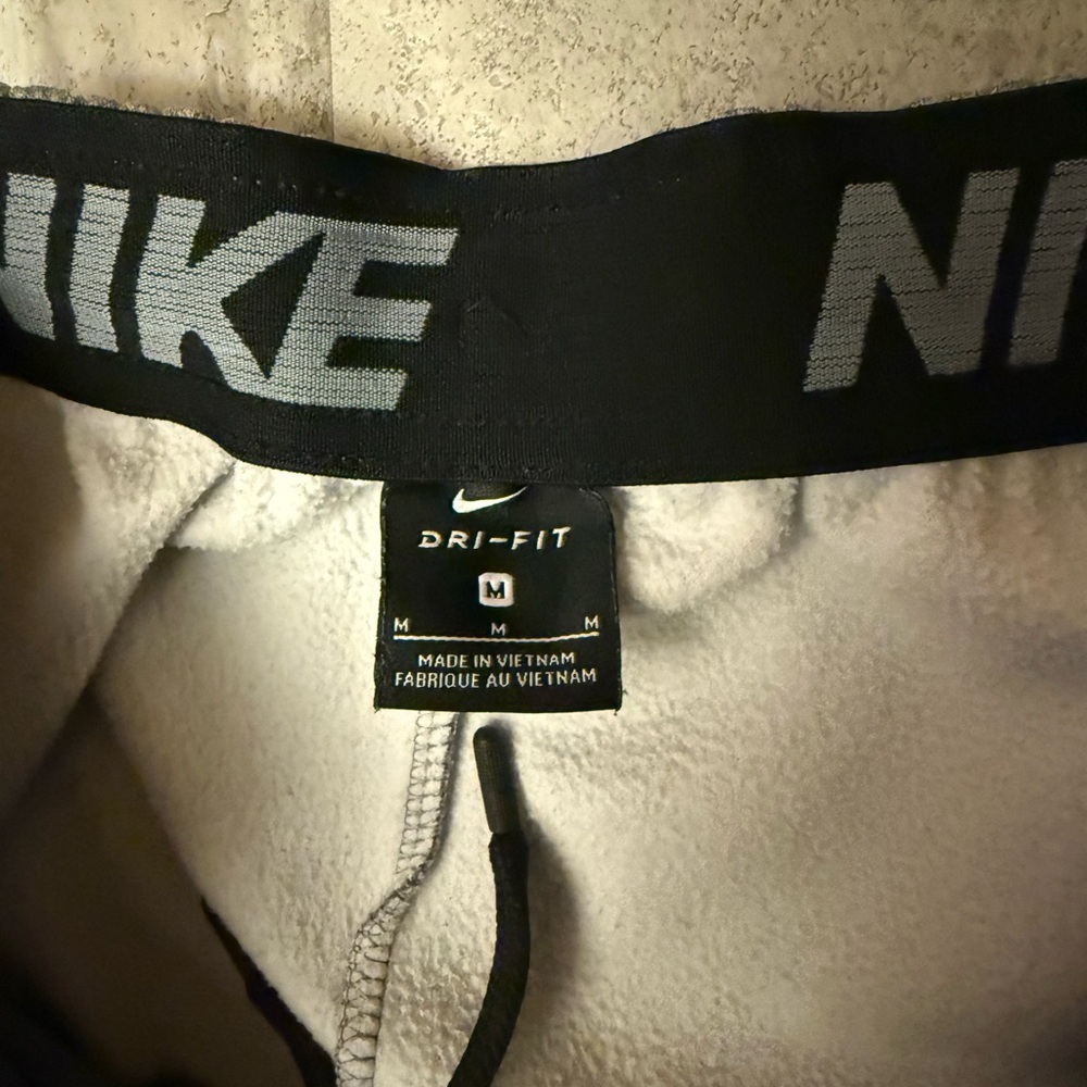 Nike Heather Gray Joggers - Picture 9 of 9